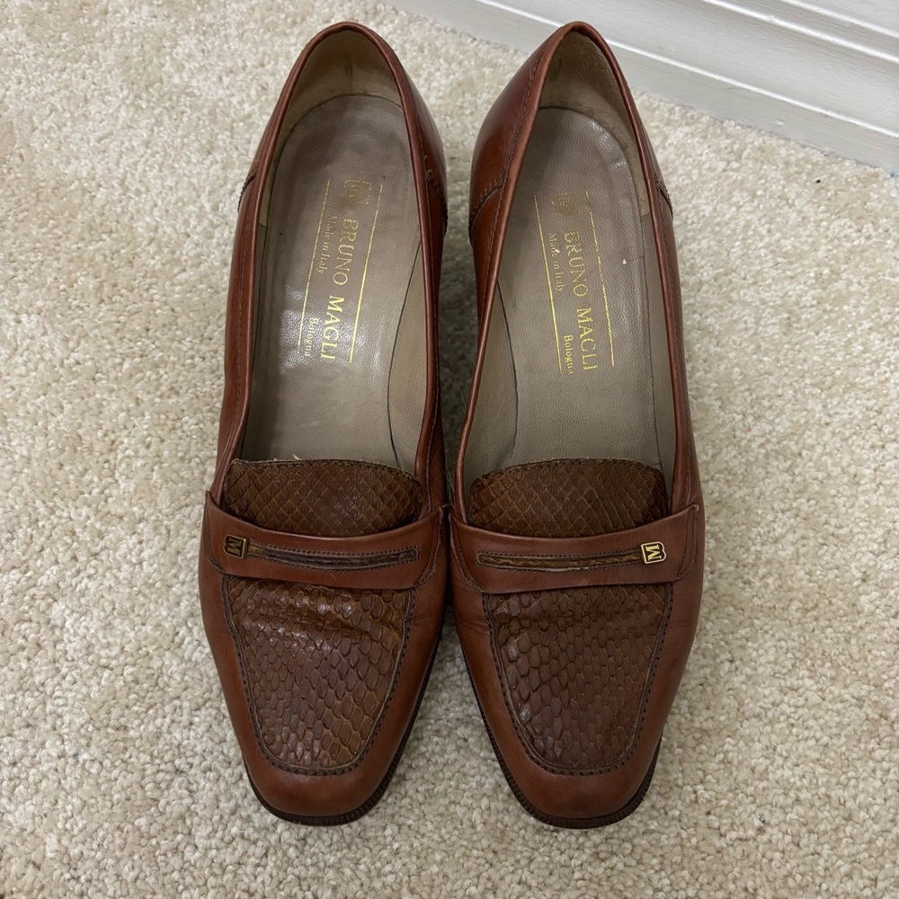 Vintage Bruno Magli Italian Leather Heeled Loafers Brown Womens size 7.5 Python - Picture 3 of 10